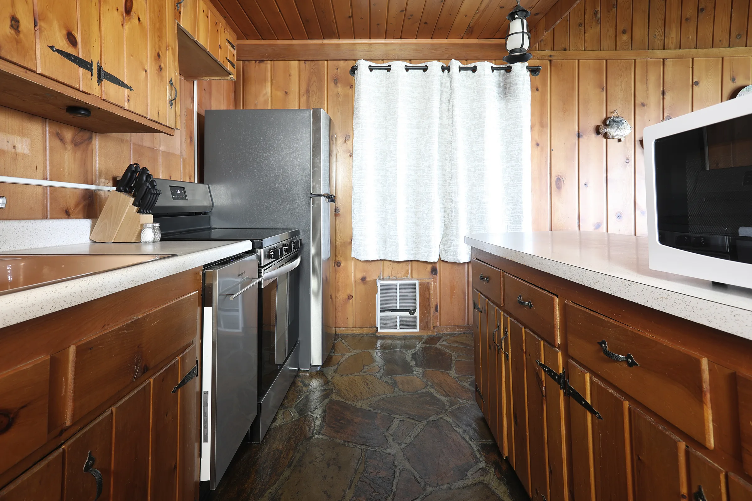Lodge 201 Kitchen
