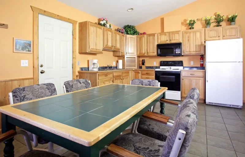 Thumbs Spruce Kitchen 7345