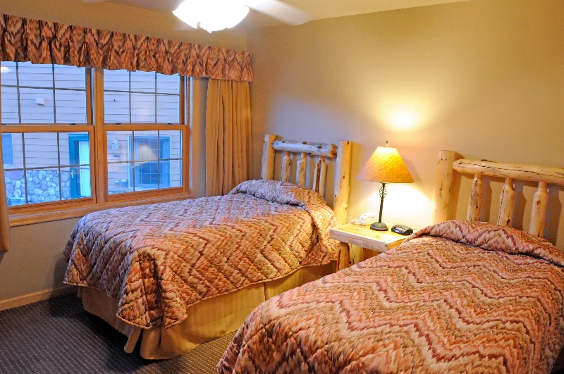 Twin Bedroom